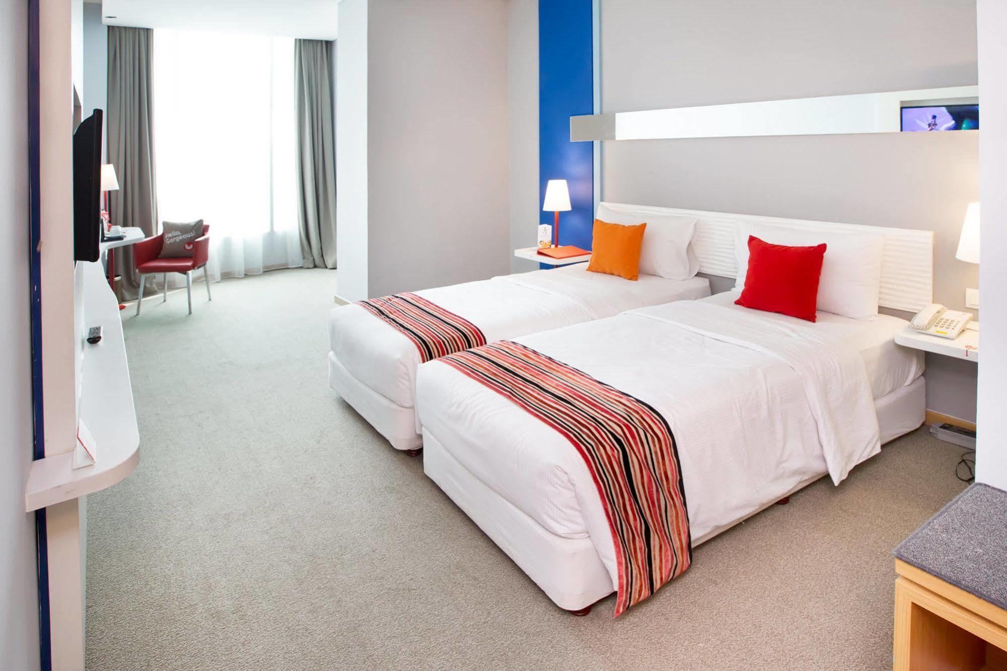 Fox Lite Hotel Metro Indah - Бандунг Экстерьер фото